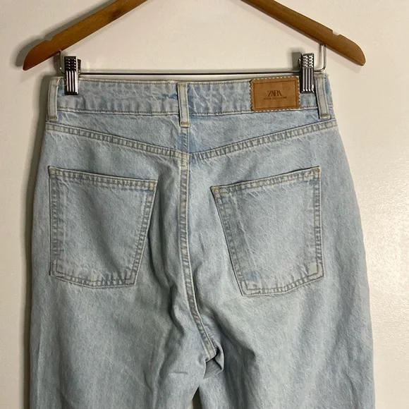 Zara women’s high waisted light Blue Jeans size - Picture 7 of 8